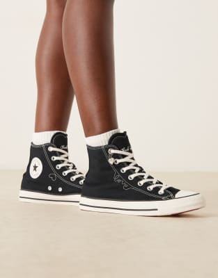 Converse - Chuck Taylor All Star - Sneaker in Schwarz mit Herzdetail