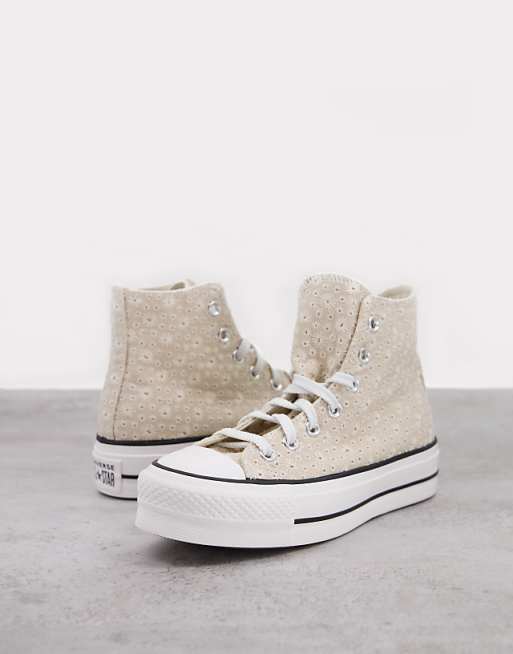 Converse - Chuck Taylor - Baskets à semelle plateforme et détails en broderie anglaise - Beige Converse - Chuck Taylor - Baskets à semelle plateforme et détails en broderie anglaise - Beige