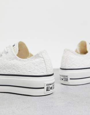 converse broderie anglaise