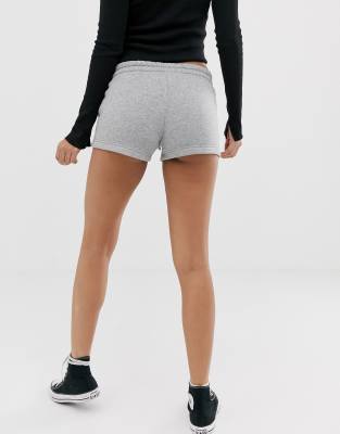 converse shoes with shorts