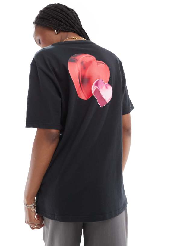 Converse - heart back print t-shirt in black - black