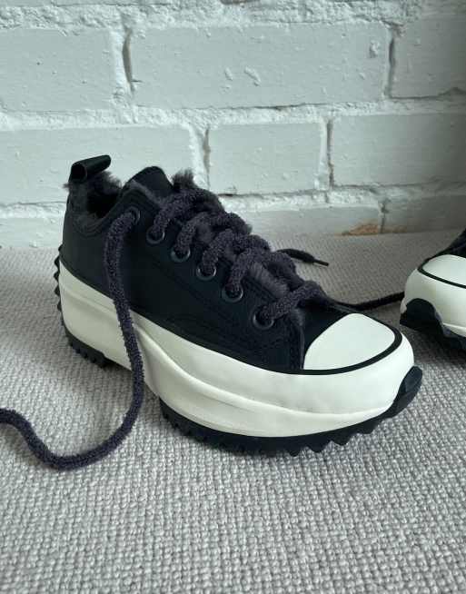 Converse Run Star Baskets basses de randonnee en cuir a doublure en fausse fourrure Noir