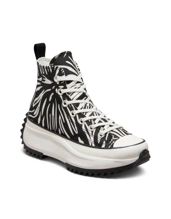 https://images.asos-media.com/products/converse-run-star-hike-sneakers-in-zebra-print/203560556-4?$n_550w$&wid=550&fit=constrain