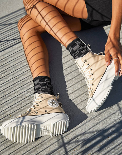Converse Run Star Hike trainers in neutral leather بيجر