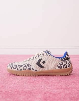 Converse Run Star sneakers in leopard print