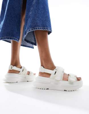 Run Star Utility sandals in white