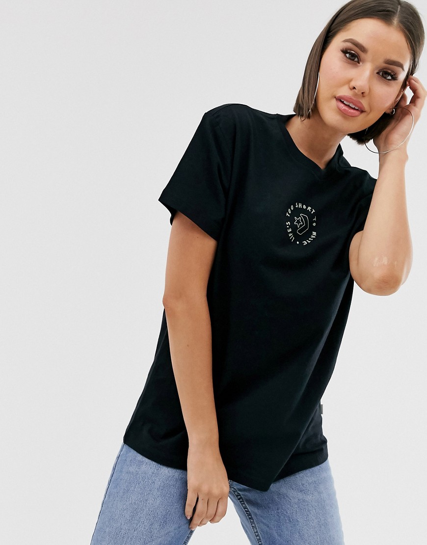 Converse – Svart t-shirt i hållbart material med Life's Too Short To Waste-tryck