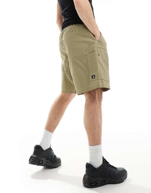 Converse Woodmark Pantaloncini ampi multitasche kaki ASOS