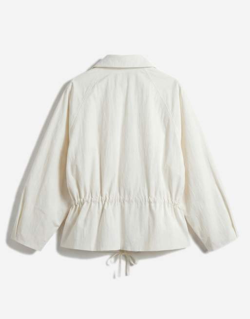 Cortavientos blanco hueso con cintura baja y entallada de ASOS DESIGN, 6 de 11