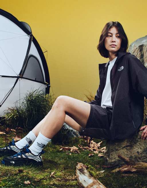 Cortavientos morado estampado NSE de The North Face, 2 de 10