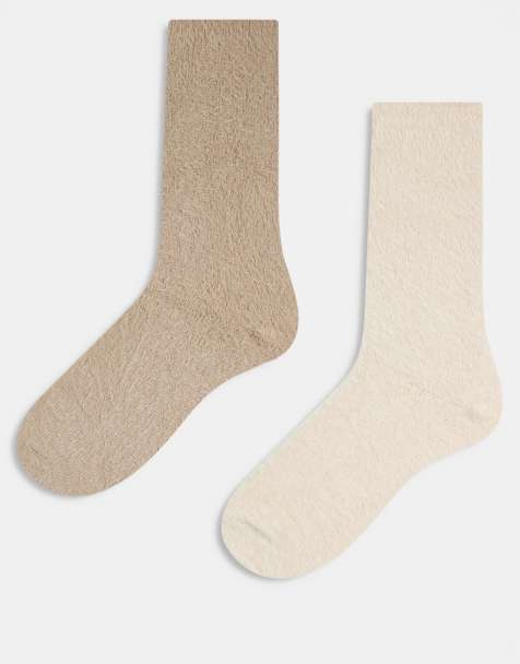 Cotton On – 2er-Pack flauschige Crew-Socken in neutralen Farben - view 1