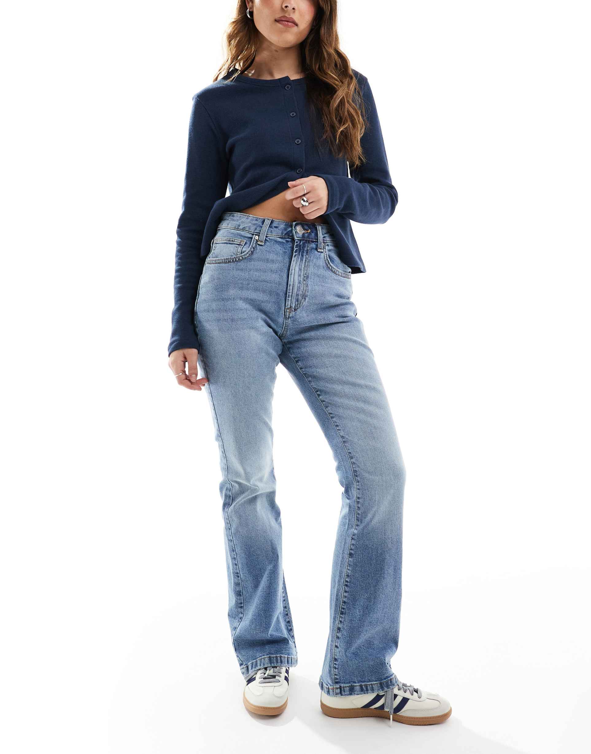 cotton on 70s high rise flared jeans in stone blue