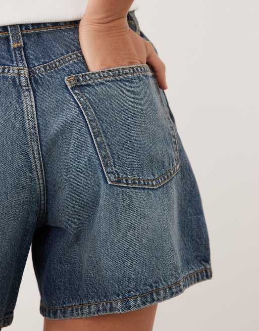 Cotton On – 90er-Jeansshorts in der Farbe Blue Holdover mit hohem Bund, 3 von 5