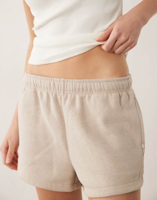 Cotton On – Active – Jasnobeżowe melanżowe szorty basic z pluszową wyściółką, 3 z 5