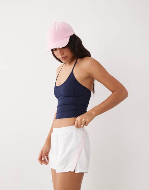 Cotton On – Active – Sehr kurze Shorts aus Webstoff in Weiß - view 1