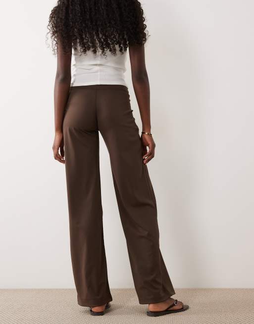 Cotton On Active ultrablød bukse med brede ben i french roast, 3 af 5