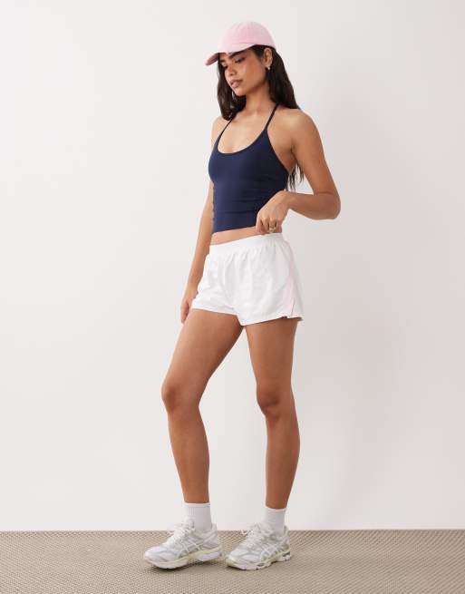 Cotton On – Active – Vita, vävda mikroshorts, 3 av 5