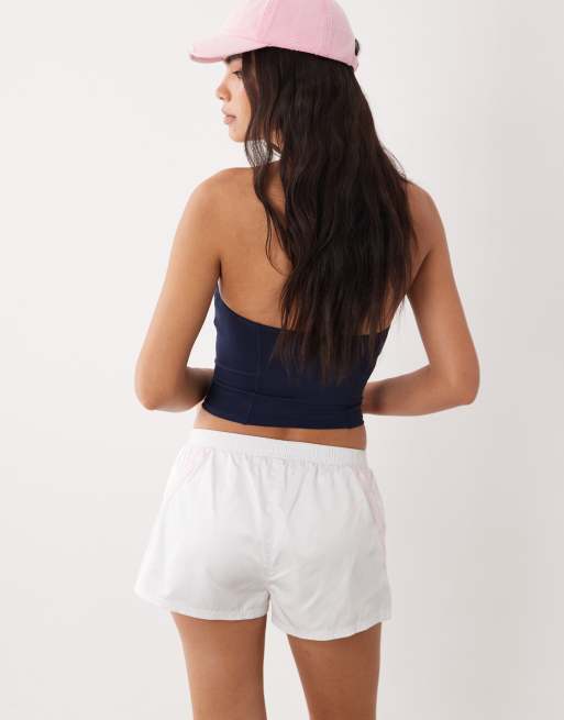 Cotton On – Active – Vita, vävda mikroshorts, 4 av 5