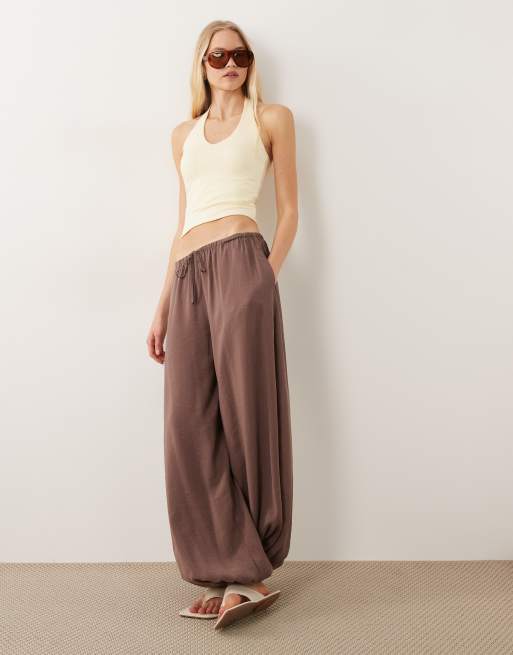 Cotton On – All Day – Ljusgul topp med halterneck och v-ringning, 2 av 4