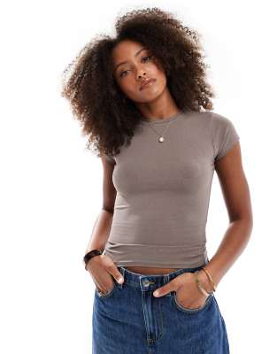 Cotton On - All Day - T-Shirt in Braun mit Rundhalsausschnitt