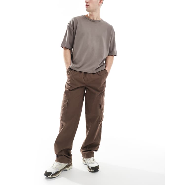 Cotton On baggy fit cargo pants in chocolate brown | ASOS