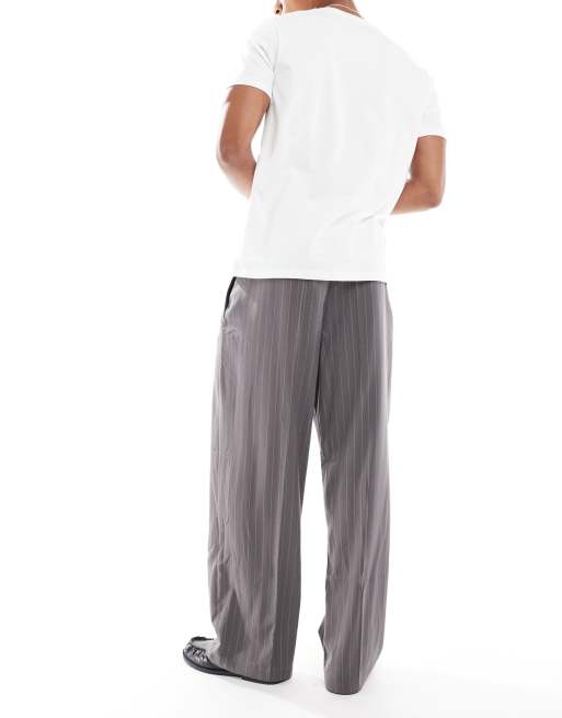 Cotton On - Grå posede bukser med plisseringer og nålestriber