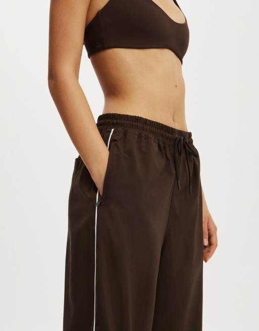 Cotton On Baggy woven sweatpant in brown, 3 of 4
