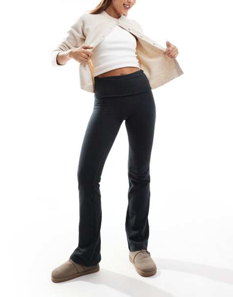 Cotton On – Bella – Bootcut-Hose in meliertem Anthrazit mit umgeschlagenem Bund - view 1