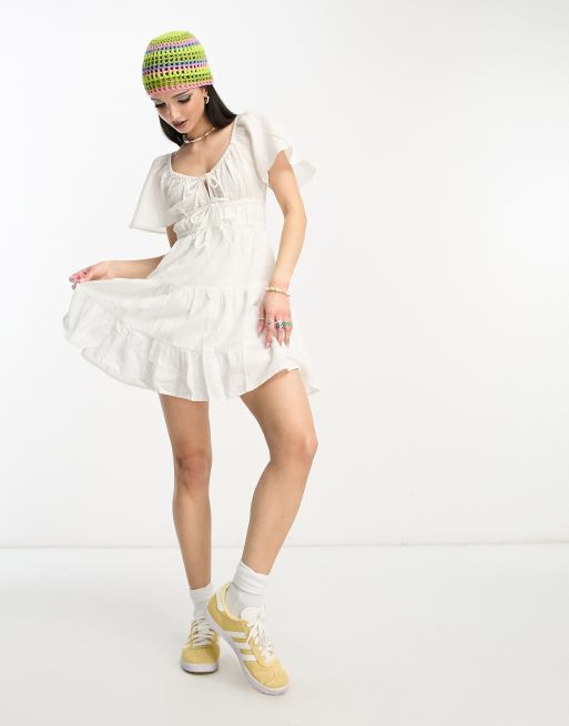 Cotton On – Biała sukienka mini w stylu babydoll 