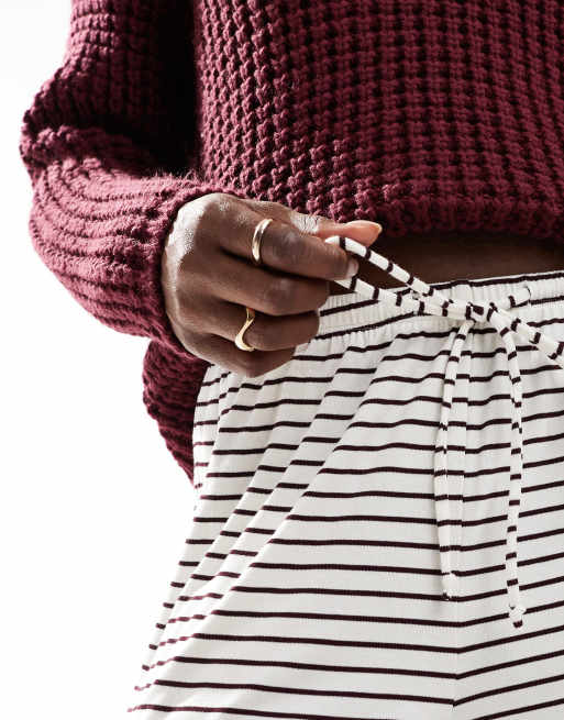 Cotton On – Blair – Hose in Kirschrot gestreift mit weitem Bein, 5 von 5