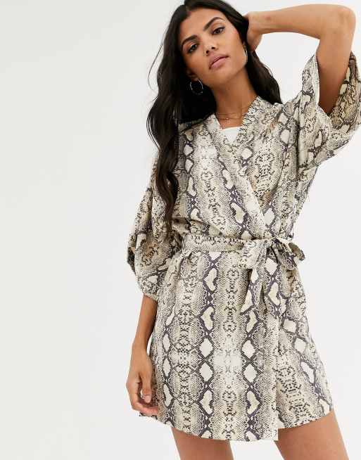 Cotton On Body Kimono Kleid mit Schlangenmuster ASOS