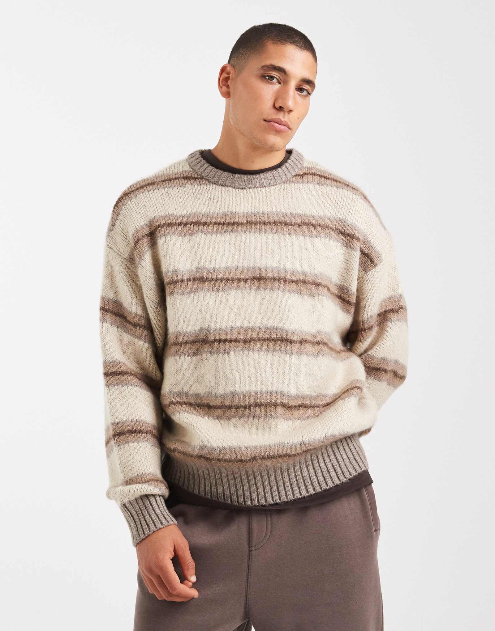 Хлопок в обтяжку из пушистого трикотажа в серую полоску