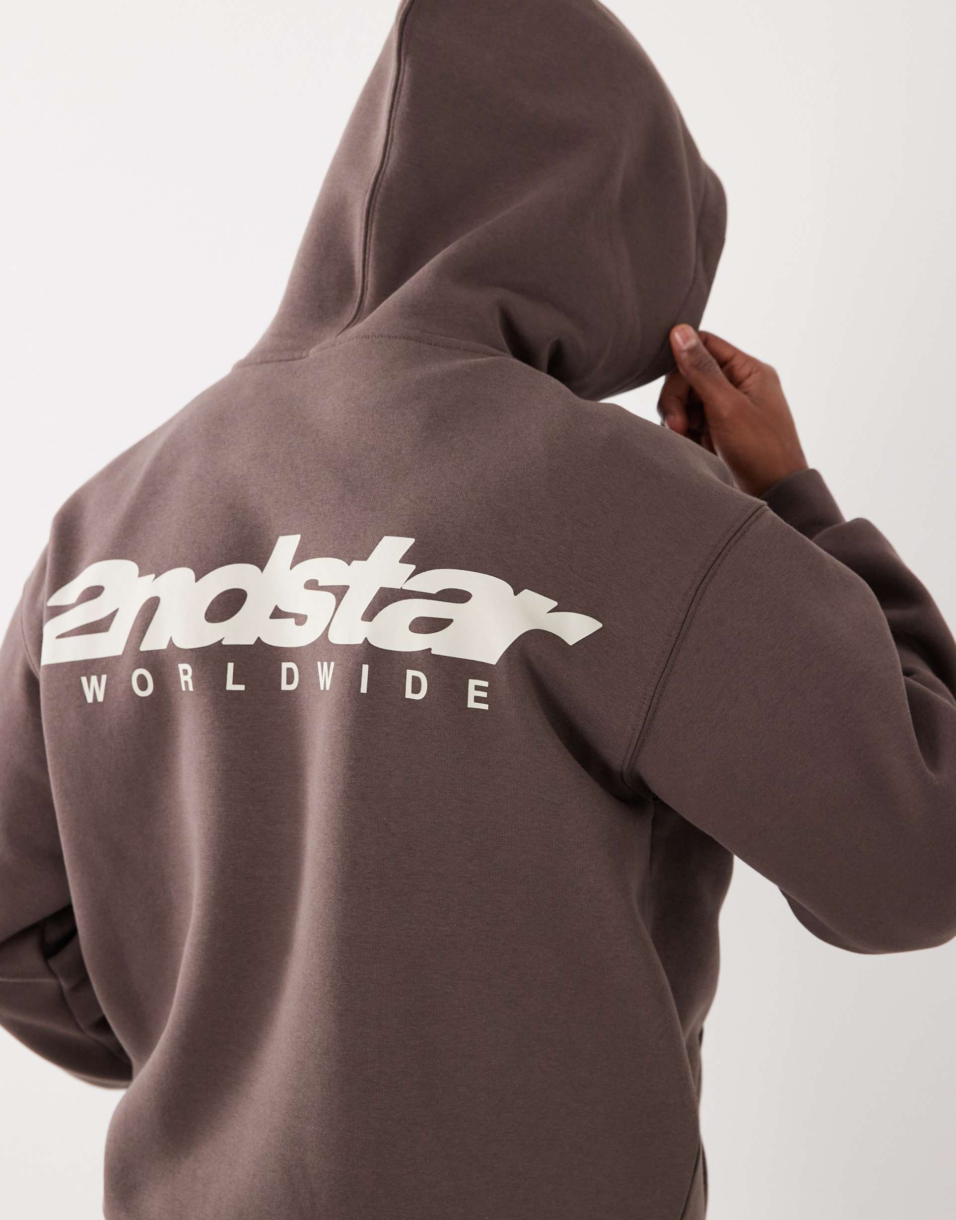 cotton on box fit graphic hoodie in chocolate