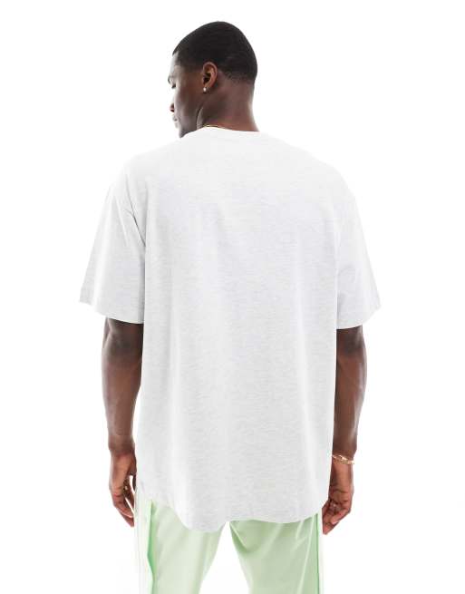 Cotton On box fit Tribeca international t-shirt in white, 3 of 4