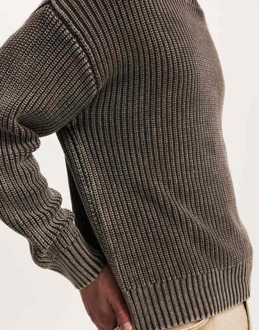 Cotton On – Brązowy pudełkowy sweter z okrągłym dekoltem i efektem sprania, 4 z 4