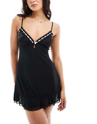 Cotton On – Camisole-Nachthemd aus Netzstoff in Schwarz mit Spitzenbesatz 