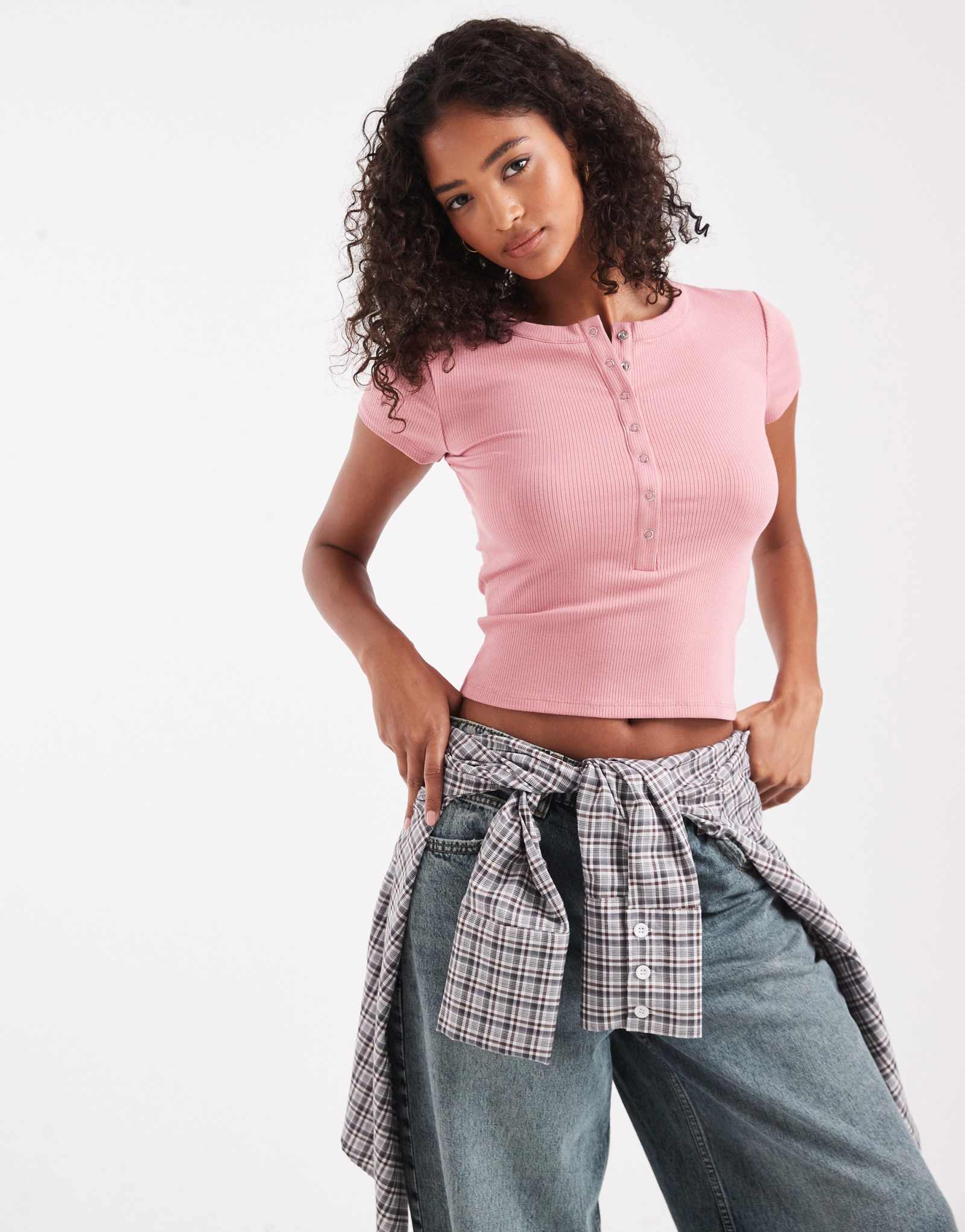 Хлопковая футболка christy henley в винтажном розовом цвете