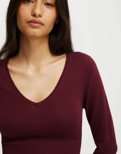 Cotton On Close knit v-neck top in burgundy, 3 of 4