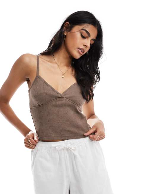 Cotton On - Crop top a canottiera marrone con fiocco e scollo a V