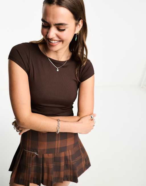 Cotton On - Crop top marrone scuro con apertura sul retro e laccetti , 3 di 4