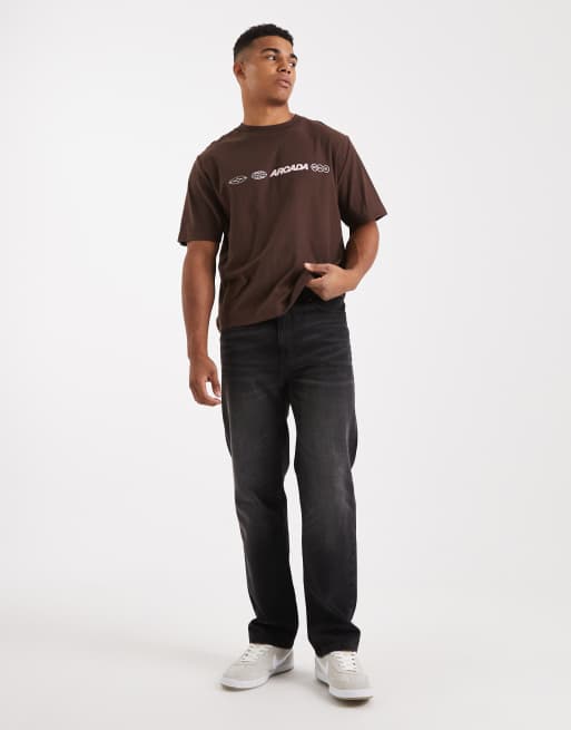 Cotton On - Cropped T-shirt met grafische print in chocoladebruin, 2 van 5
