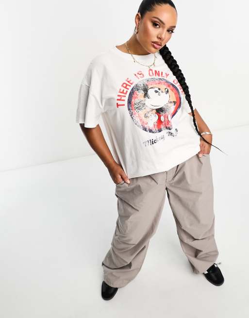 Cotton On Curve – Vit t-shirt i oversize med Musse Pigg-tryck , 3 av 4