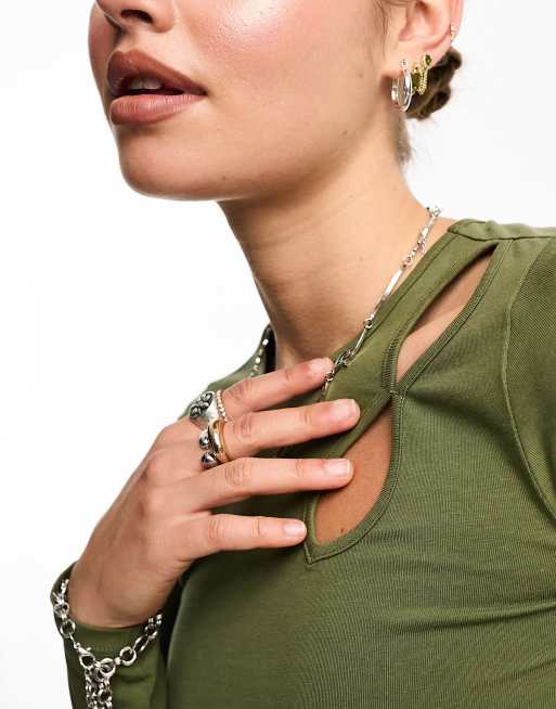 Cotton On cut out detail long sleeve crop top in khaki , 3 of 4