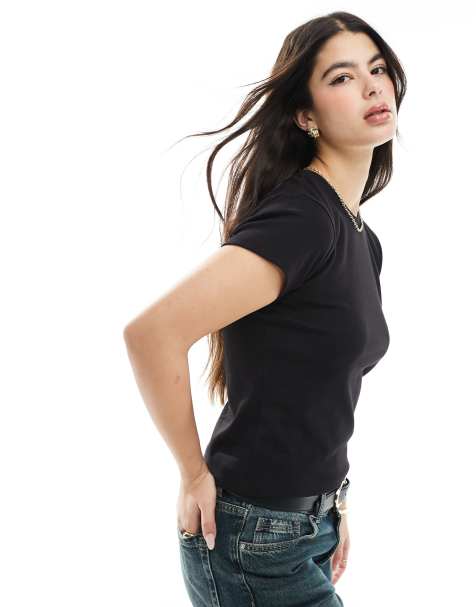 Cotton On – Czarny krótki T-shirt w stylu lat 90. - view 1