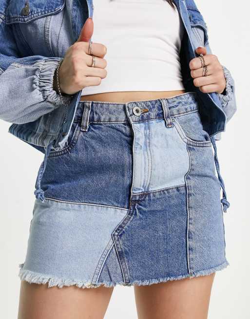 Cotton On - Denim rok met patchwork en lage taille in blauw 