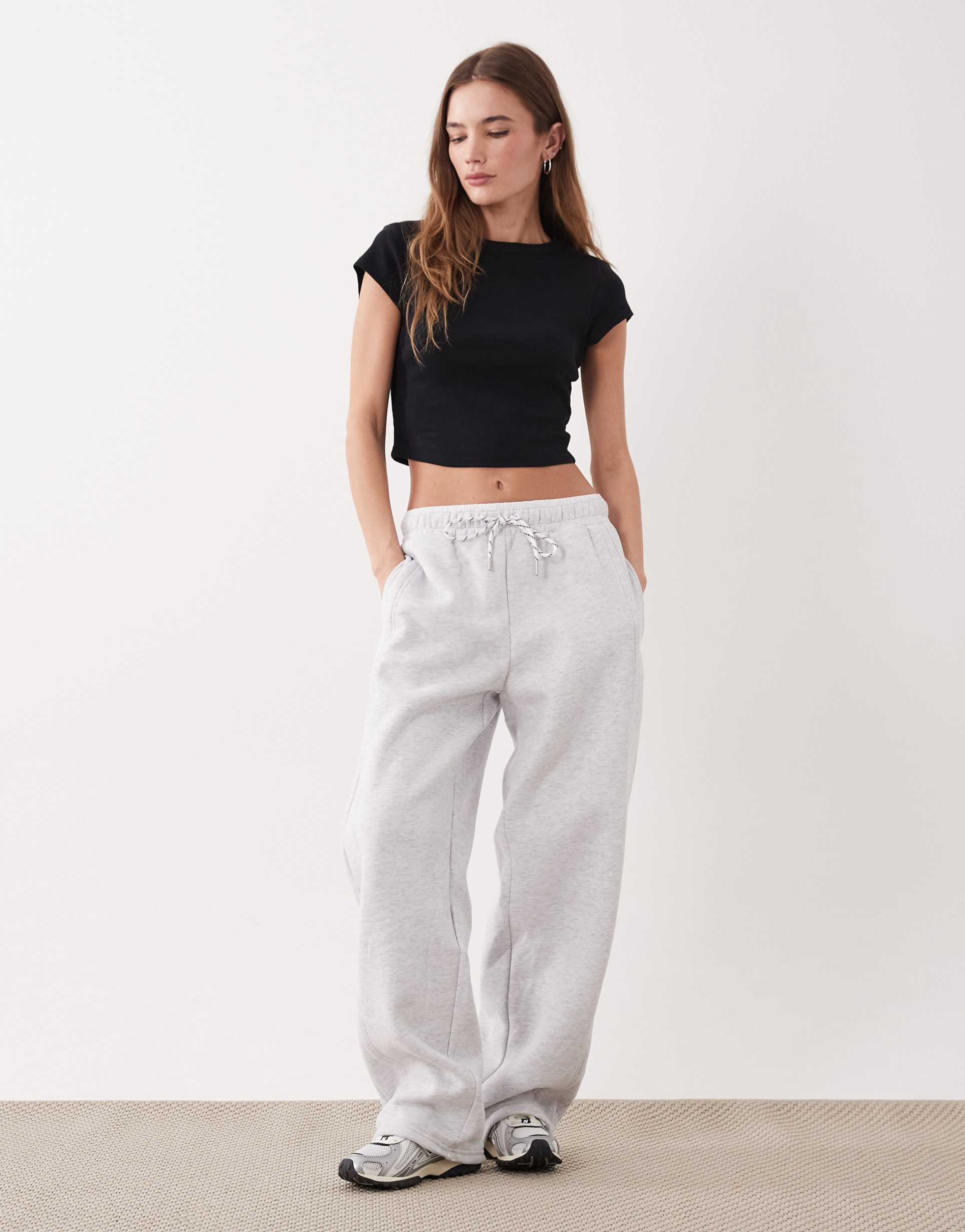 cotton on double waistband plush barrel leg sweatpants in cloudy gray