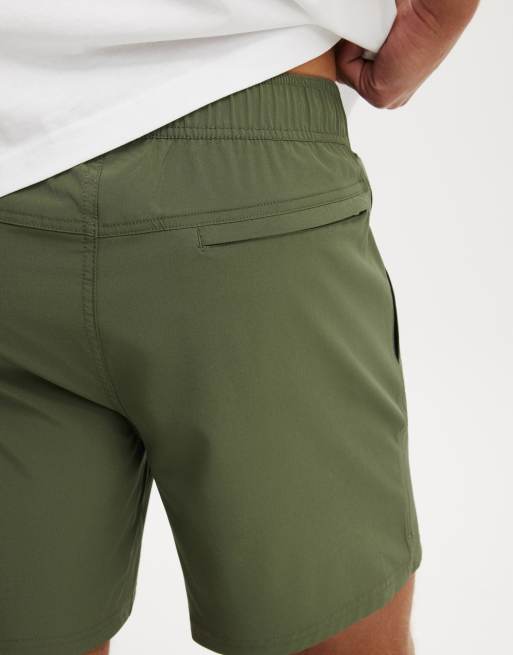 Cotton On Easy active short in green, 2 of 4