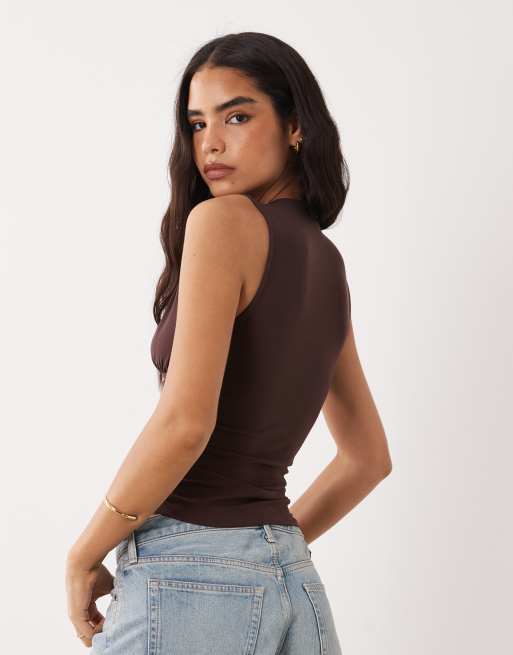 Cotton On - Ellie - Top marón roble oscuro con cuello halter cruzado, 2 de 4