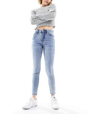 Cotton On - Eng geschnittene Jeans in Surfers-Blau mit hohem Bund