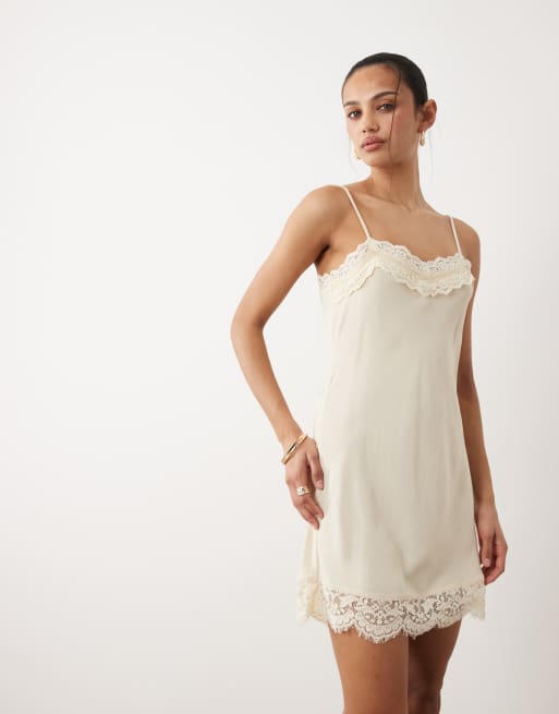 Cotton On - Estelle - Vestito sottoveste corto asimmetrico color crema e miele
